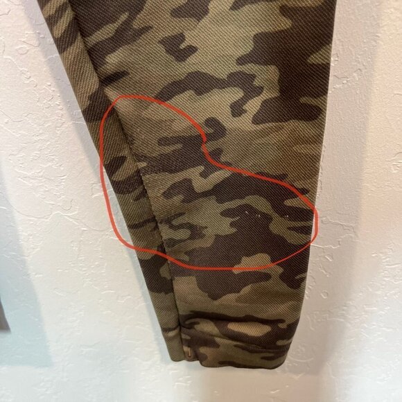 Spanx Look at me Now Cropped capri Camouflage camo Compression leggings Size M - Picture 7 of 8